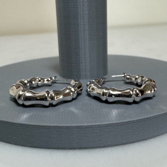 (NEW) Designer ARR Turkey 14K White Gold Bamboo Polished Hoop Earrings - Picture 9 of 12